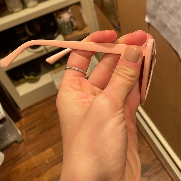 Heart-shaped Sunglasses - Picture 2 of 3